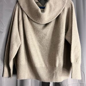 Woman’s H&M scoop neck oversized sweater size XL